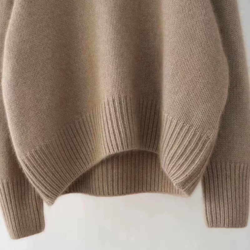 Isabella™ – Wool-Blend Turtleneck